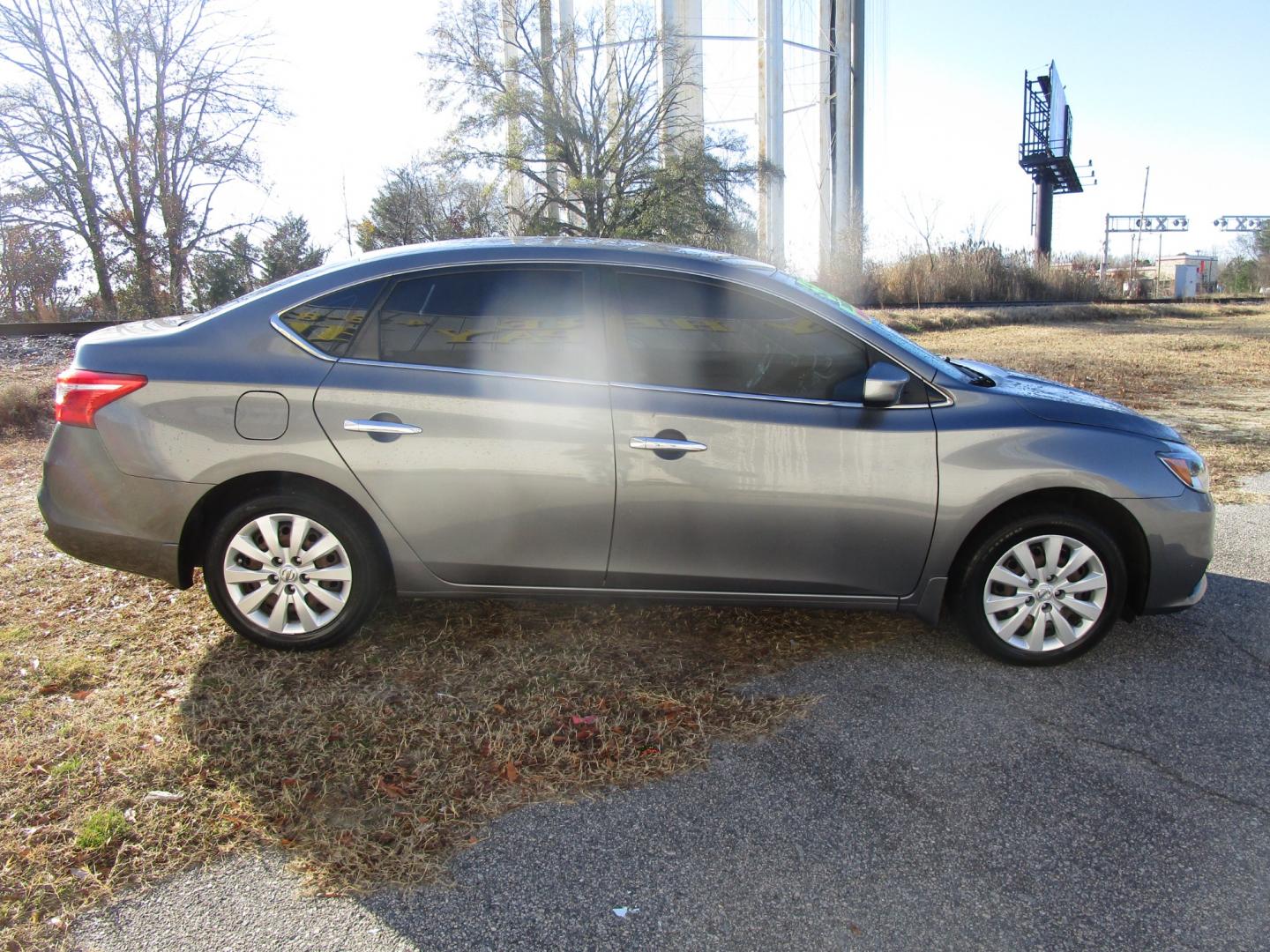 2016 Gray Nissan Sentra (3N1AB7AP6GY) , located at 2553 Airline Blvd, Portsmouth, VA, 23701, (757) 488-8331, 36.813889, -76.357597 - **VEHICLE TERMS*** Down Payment: $599 Weekly Payment: $95 APR: 23.9% Repayment Terms: 42 Months ***CALL ELIZABETH SMITH - DIRECTOR OF MARKETING @ 757-488-8331 TO SCHEDULE YOUR APPOINTMENT TODAY AND GET PRE-APPROVED RIGHT OVER THE PHONE*** - Photo#4